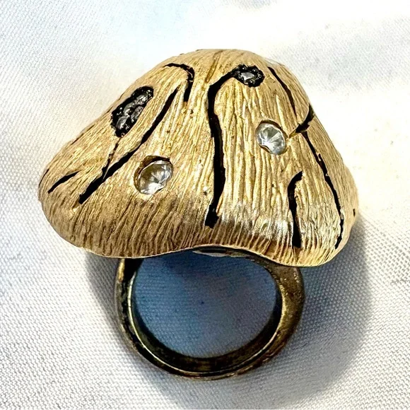 Vintage Mushroom Dome Ring Gold Tone 1960s - 70s Brutalist Era Style size 4.5-5 - Picture 4 of 9
